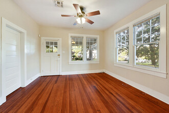 323 Phosphor Ave in Metairie, LA - Foto de edificio - Building Photo