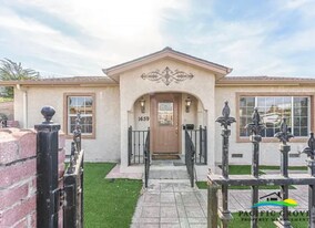 1659 Luxton St in Seaside, CA - Building Photo