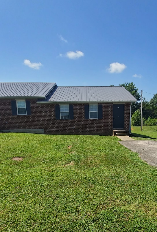 104 Lauderdale Dr