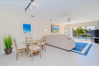 1106 SW 52nd St in Cape Coral, FL - Foto de edificio - Building Photo