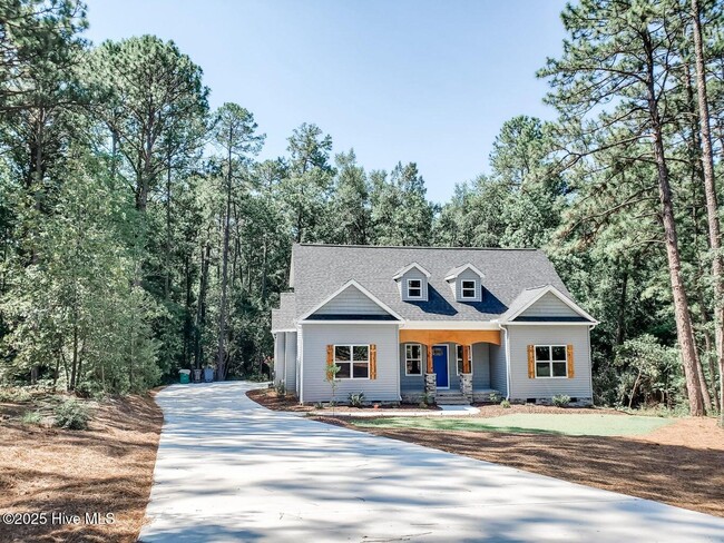 property at 9 Clarendon Ln