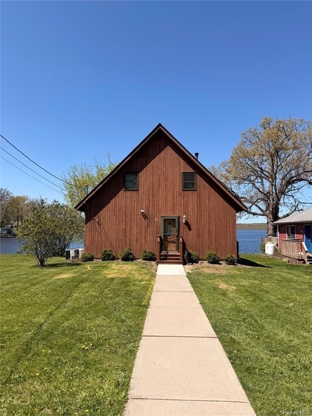 36 Ten Broeck Ln in Newburgh, NY - Building Photo - Building Photo