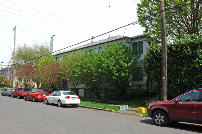 1404 NE Hancock St in Portland, OR - Building Photo - Building Photo