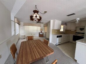 10502 Laburnum Dr in Port Richey, FL - Building Photo - Building Photo