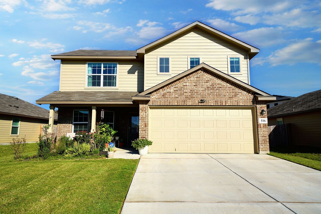 516 Red River in Cibolo, TX - Foto de edificio