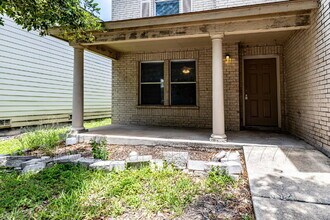 8843 Kestrel Oak in Converse, TX - Building Photo - Building Photo