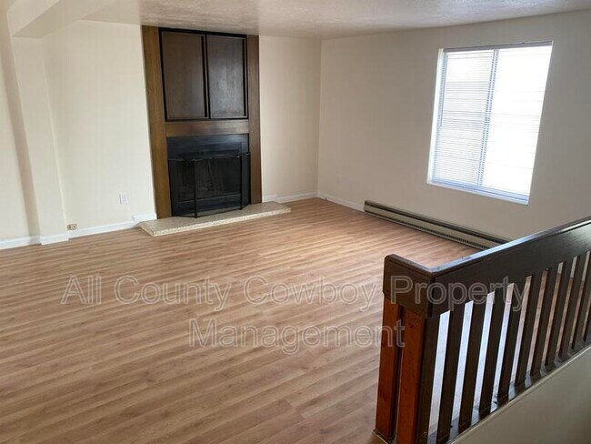 704 Ferris Ct photo'