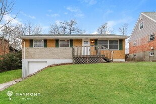 5215 Ponderosa Dr in Cincinnati, OH - Building Photo