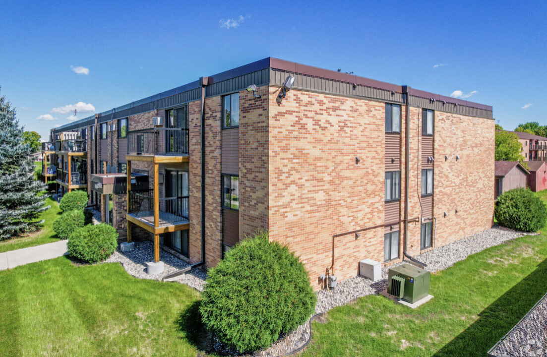 Southwood Apartments in Fargo, ND - Building Photo