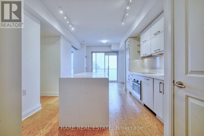 1080-1080 Bay St. in Toronto, ON - Building Photo - Building Photo