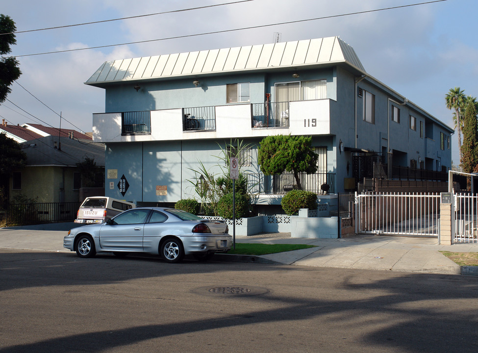 119 N Cedar Ave in Inglewood, CA - Foto de edificio