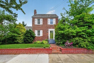 2112 34th St SE in Washington, DC - Building Photo - Building Photo