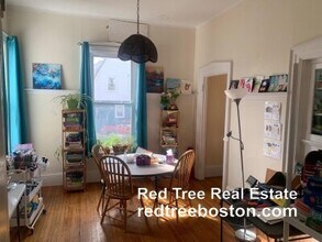 84 Walker St, Unit 2 in Newton, MA - Foto de edificio - Building Photo