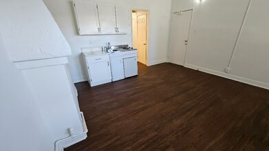844 S Westlake Ave in Los Angeles, CA - Building Photo - Building Photo