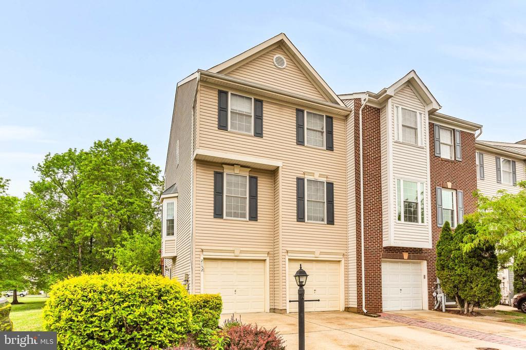 2152 Millhaven Dr in Edgewater, MD - Building Photo