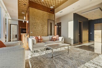 3750 S Las Vegas Blvd in Las Vegas, NV - Foto de edificio - Building Photo