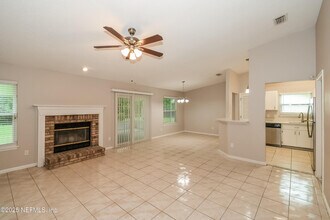 1588 Shearwater Dr in Jacksonville, FL - Building Photo - Building Photo