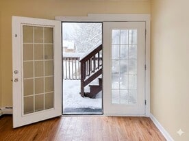 1022 US-4 in Rutland, VT - Building Photo