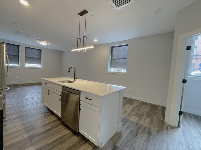 25 Lowell St in Manchester, NH - Building Photo - Building Photo