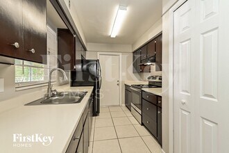 924 Brockway Ave in Orlando, FL - Foto de edificio - Building Photo