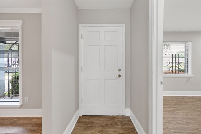 11107 Cedarview Ln