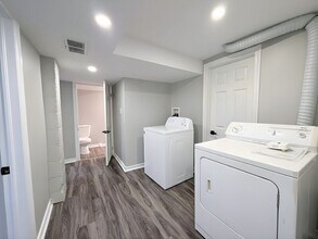 20 W 4th St in Hamilton, ON - Building Photo - Building Photo