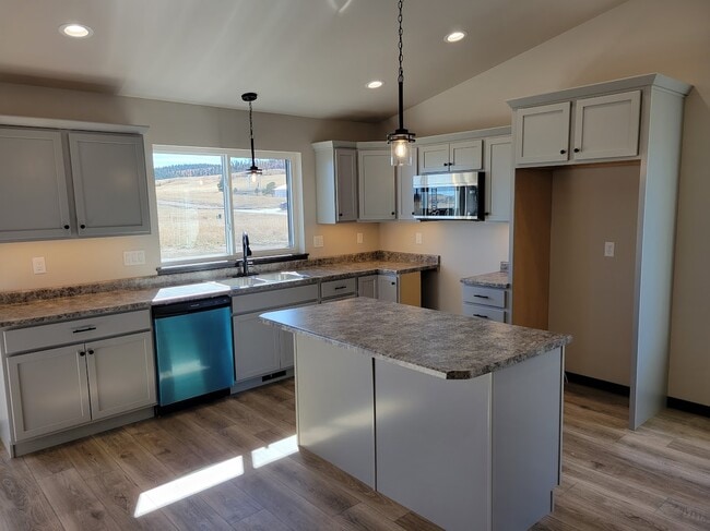 5633 Coal Bank Dr in Rapid City, SD - Building Photo - Building Photo