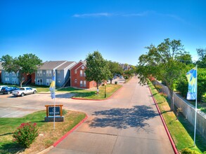 Hunters Crossing Apartments in Wichita Falls, TX - Building Photo - Building Photo