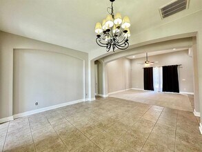 10530 Palm Cove Ave in Tampa, FL - Building Photo - Building Photo