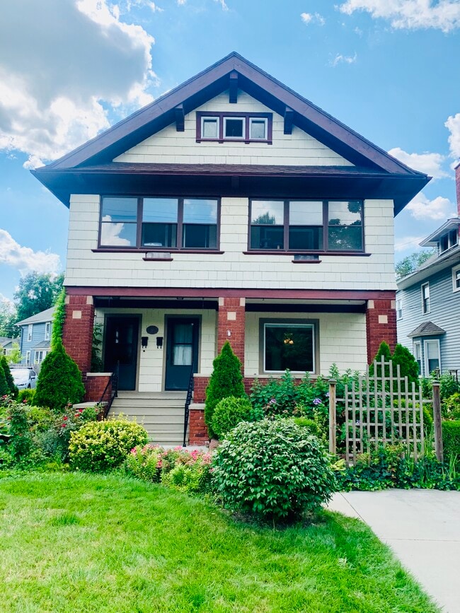 111 Amherst Dr, Unit 111 Amherst