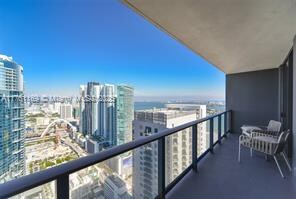 601 NE 1st Ave, Unit # 4601 in Miami, FL - Building Photo