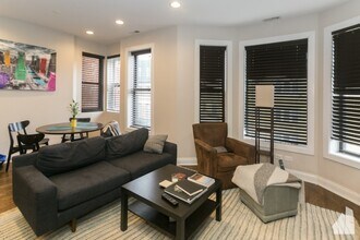 1218 W Diversey Pky, Unit #  02 in Chicago, IL - Building Photo - Building Photo