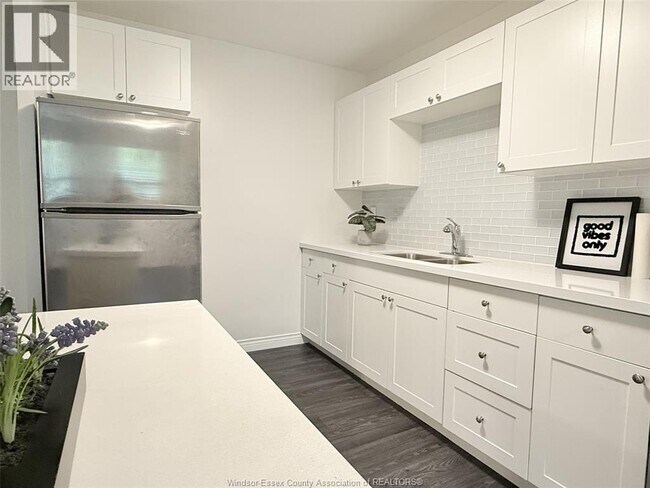 20 Bradmon Dr in St Catharines, ON - Building Photo - Building Photo