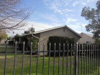 5905-5907 40th St in Sacramento, CA - Foto de edificio - Building Photo