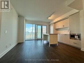 88 Queen St E in Toronto, ON - Building Photo - Building Photo