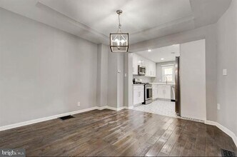 111 Bloomsberry St in Baltimore, MD - Foto de edificio - Building Photo