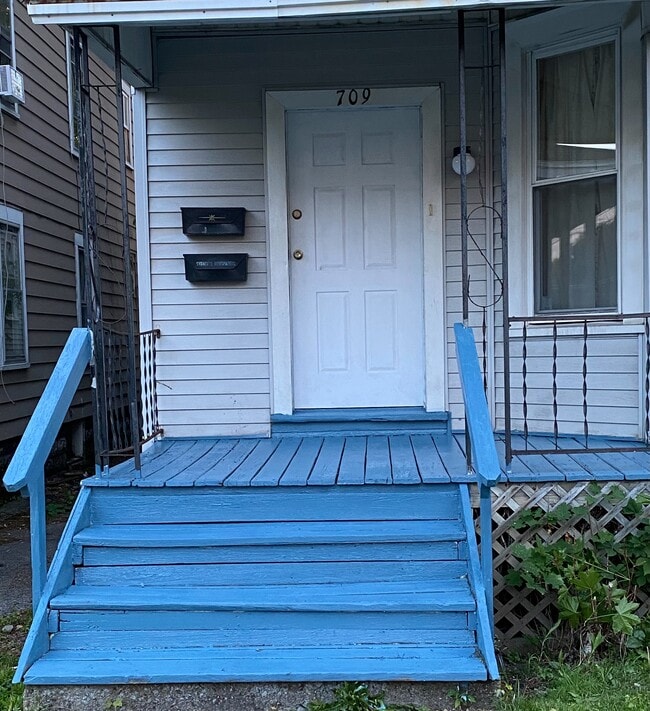 709 Highland St, Unit 709