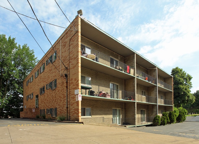 Windsor Euclid Properties in Euclid, OH - Foto de edificio - Building Photo