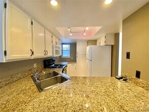 1470 S Quebec Way in Denver, CO - Building Photo - Building Photo