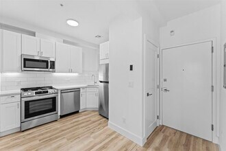 2505 Central Ave in Union City, NJ - Building Photo - Building Photo