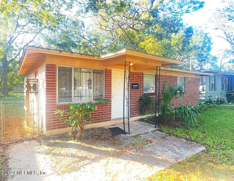 3310 Gladys St in Jacksonville, FL - Building Photo