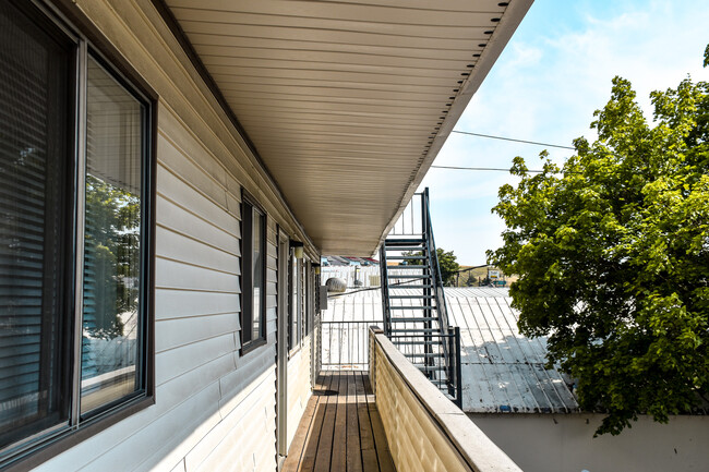 Latah Apartments in Pullman, WA - Building Photo - Building Photo