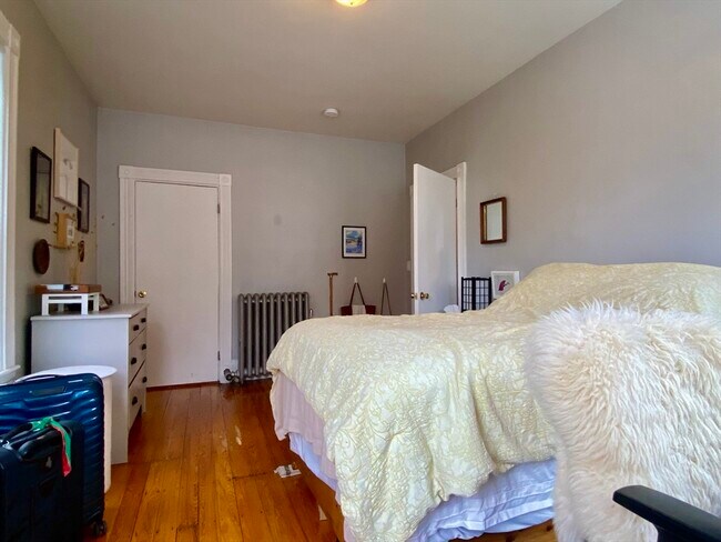 8 Eulita Ter, Unit 2 in Boston, MA - Building Photo - Building Photo
