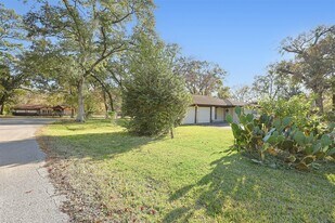 5422 Styling Dr in Houston, TX - Building Photo