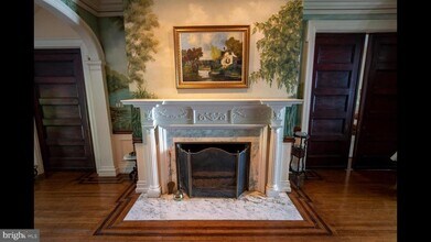 605 Bank Ave in Riverton, NJ - Foto de edificio - Building Photo