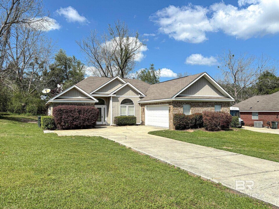 9237 Greenleaf Dr in Spanish Fort, AL - Building Photo