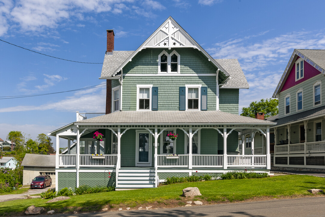18 Prospect Hill Rd in Branford, CT - Building Photo