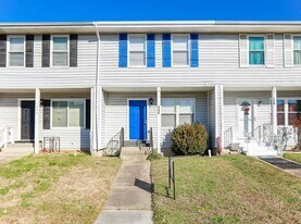 246 Greenbrier Ave in Norfolk, VA - Building Photo