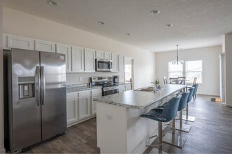 Avalon Bluffs in Lafayette, IN - Building Photo - Interior Photo