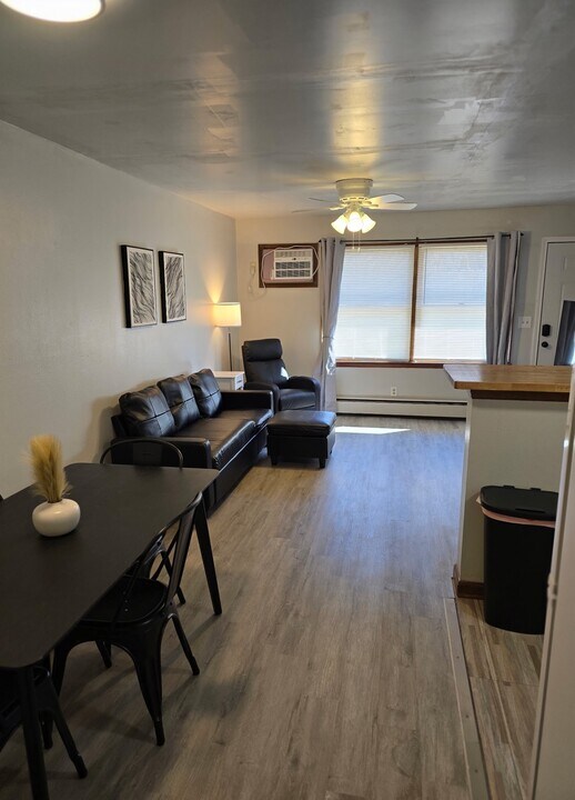 506 E Elm St in Urbana, IL - Building Photo